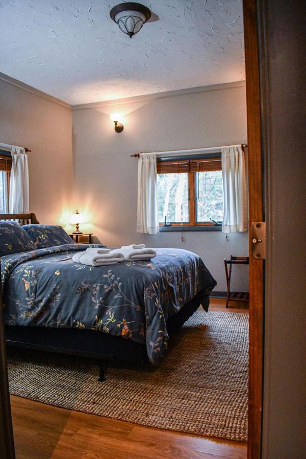 Brook Road Cabin Goshen Εξωτερικό φωτογραφία